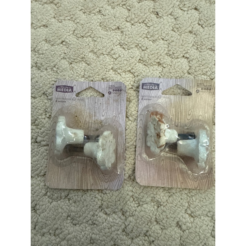 Jillibean Soup Mix the Media Flower Cabinet Knobs Distressed White 2pk Lot of 2